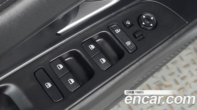 Hyundai The New Avante Hybrid 2020 — Photo 19/20