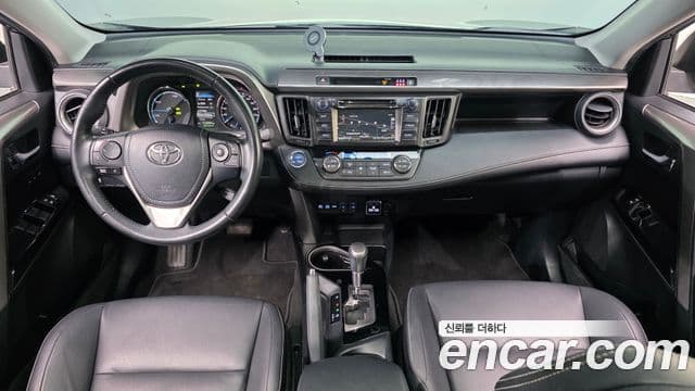 Toyota RAV4 2018 — ფოტო 9/32