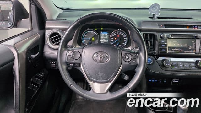 Toyota RAV4 2018 — ფოტო 5/32