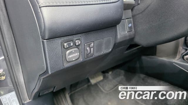 Toyota RAV4 2018 — ფოტო 3/32