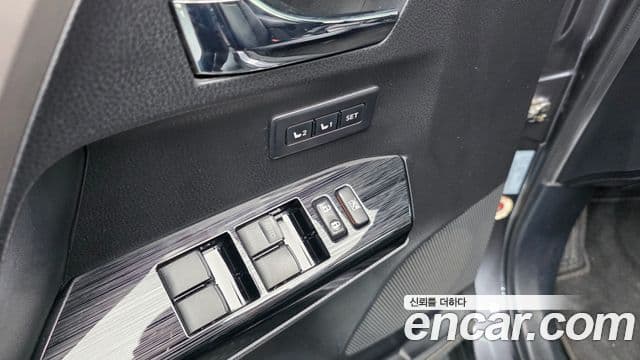 Toyota RAV4 2018 — ფოტო 6/32