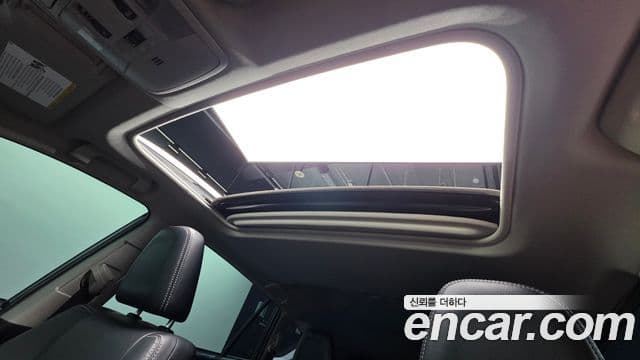 Toyota RAV4 2018 — ფოტო 31/32