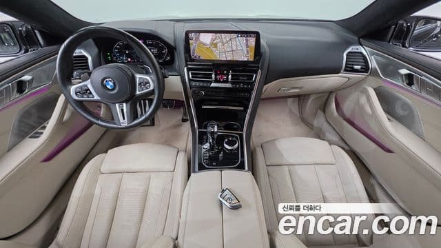 BMW 8 Series 2022 — Photo 33/39