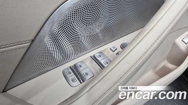 BMW 8 Series 2022 — Photo 36/39