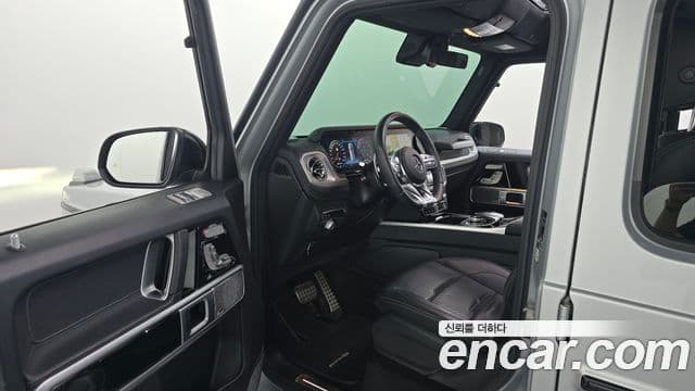 Mercedes-Benz G-Class 2021 — Photo 26/32