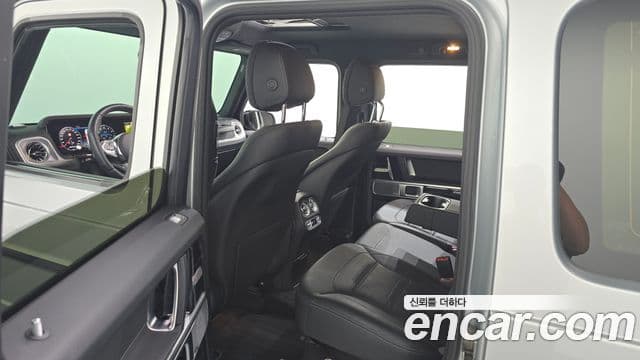 Mercedes-Benz G-Class 2021 — Photo 1/32