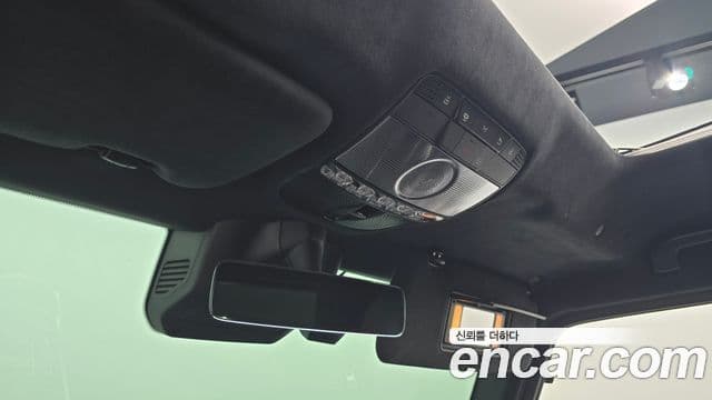 Mercedes-Benz G-Class 2021 — Photo 30/32