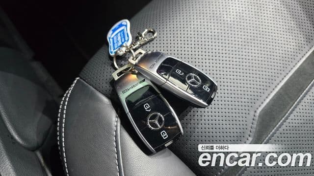 Mercedes-Benz G-Class 2021 — Photo 20/32
