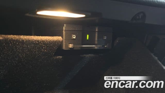 Mercedes-Benz G-Class 2021 — Photo 2/32