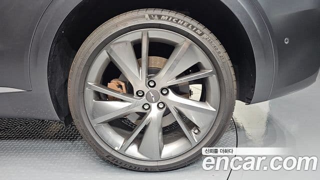 Genesis GV70 2022 — ფოტო 20/36