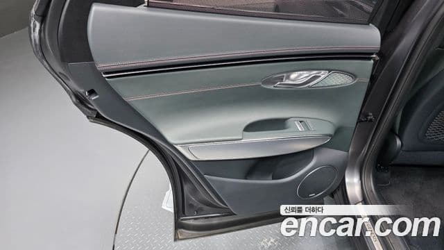 Genesis GV70 2022 — ფოტო 32/36