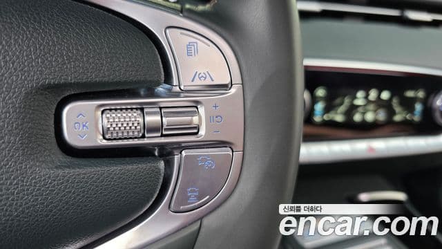 Genesis GV70 2022 — ფოტო 21/36