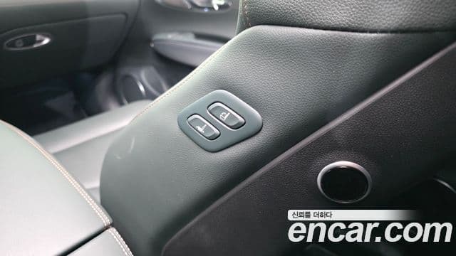 Genesis GV70 2022 — ფოტო 34/36