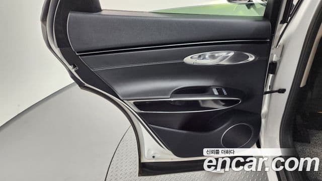 Genesis GV70 2021 — Photo 9/33