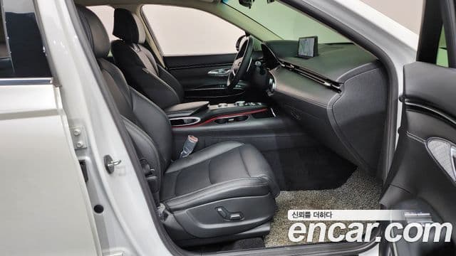 Genesis GV70 2021 — Photo 26/33