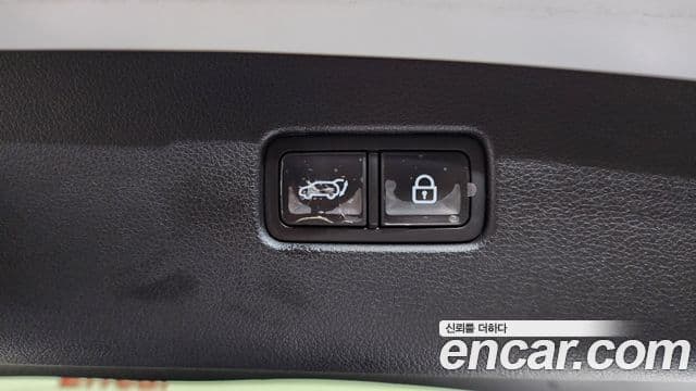 Genesis GV70 2021 — Photo 28/33