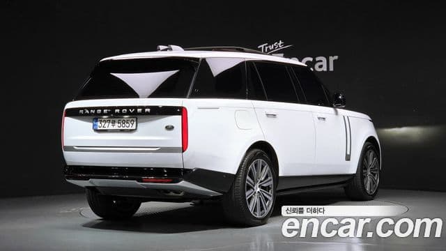 Land Rover Range Rover 2022 — Фото 1/20