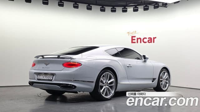 Bentley Continental GT 2020 — Фото 2/20