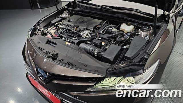 Toyota Camry 2019 — Şəkil 10/31