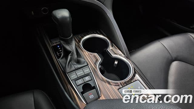 Toyota Camry 2019 — Şəkil 29/31