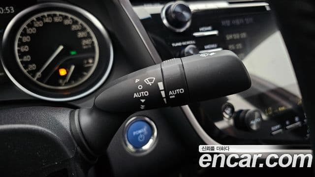 Toyota Camry 2019 — Şəkil 23/31