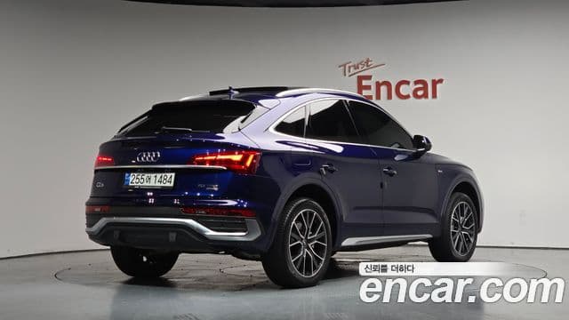 Audi Q5 2022 — ფოტო 34/36