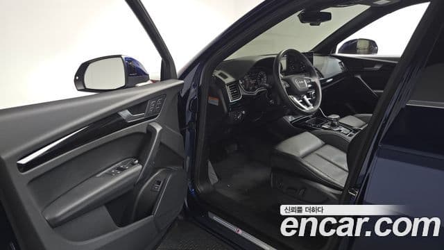 Audi Q5 2022 — ფოტო 30/36