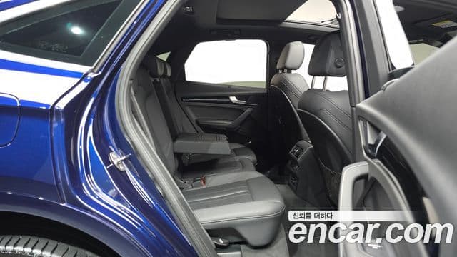 Audi Q5 2022 — ფოტო 22/36