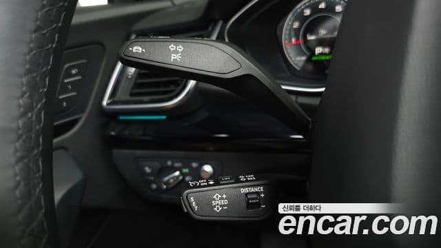 Audi Q5 2022 — ფოტო 25/36