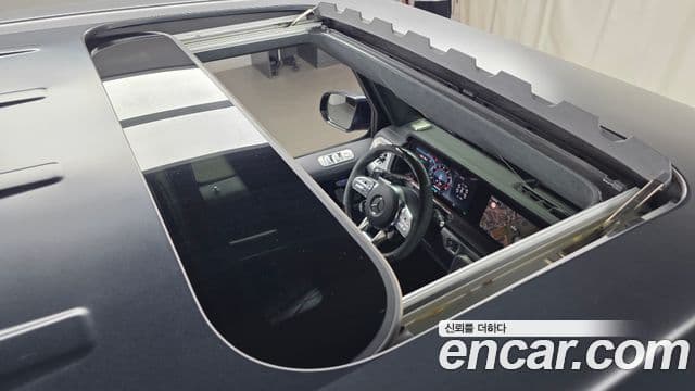 Mercedes-Benz G-Class 2023 — Photo 27/33