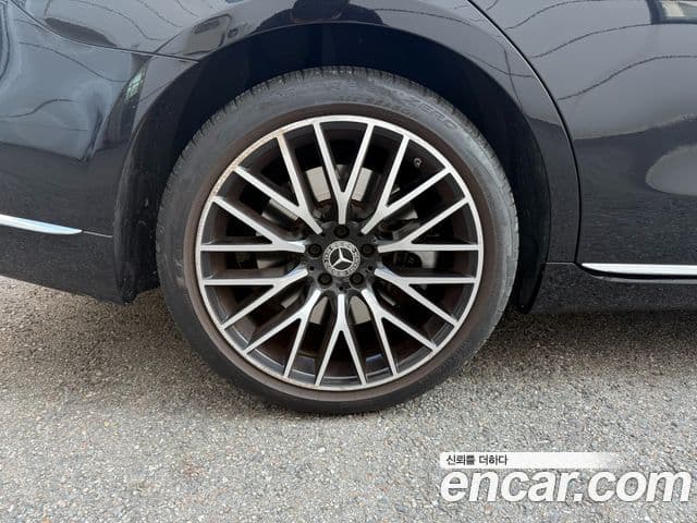 Mercedes-Benz S-Class 2022 — Photo 7/17