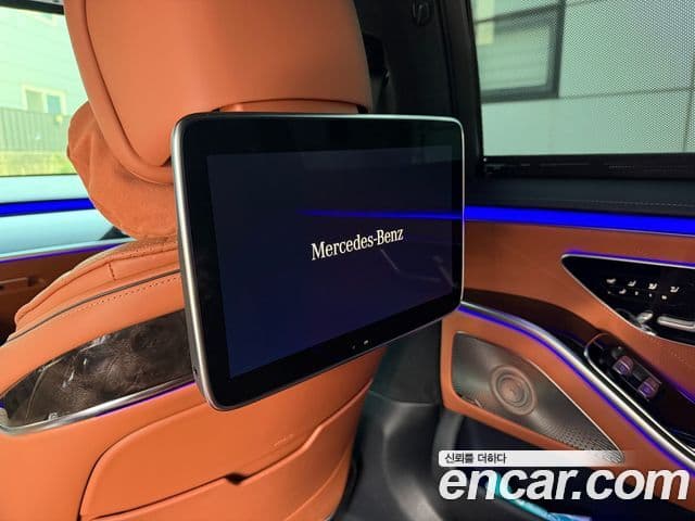 Mercedes-Benz S-Class 2022 — Photo 16/17