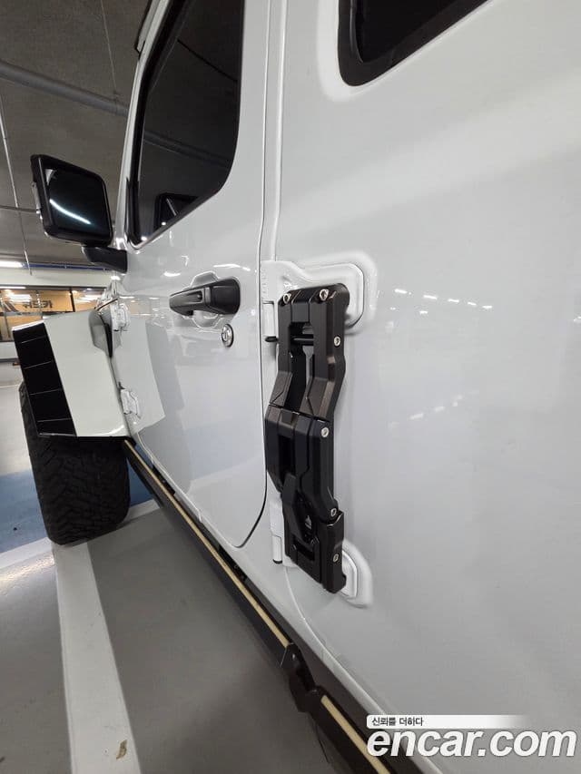 Jeep Gladiator 2021 — Photo 15/20