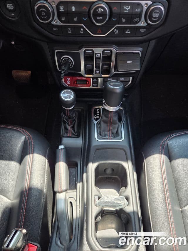 Jeep Gladiator 2021 — Photo 14/20