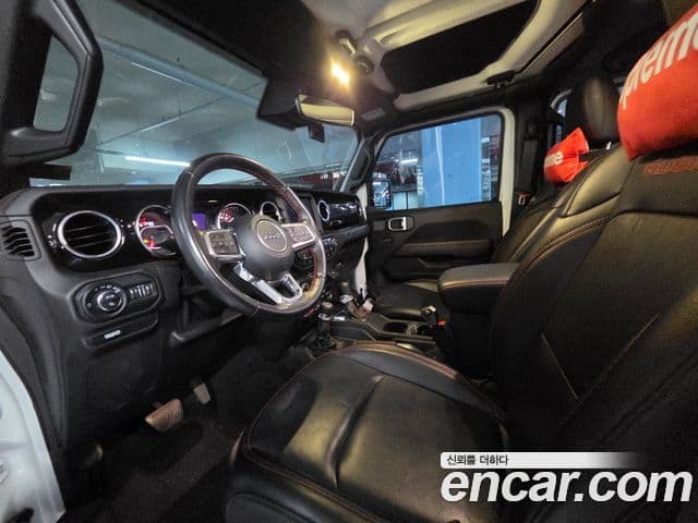Jeep Gladiator 2021 — Photo 19/20