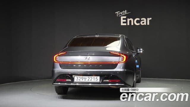 Hyundai Sonata Hybrid 2021 — Photo 9/20