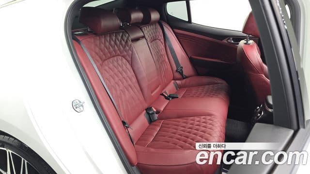 Kia Stinger 2022 — Фото 12/20