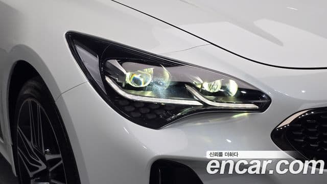 Kia Stinger Meister 2022 — Photo 29/39