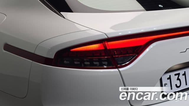 Kia Stinger Meister 2022 — Photo 5/39