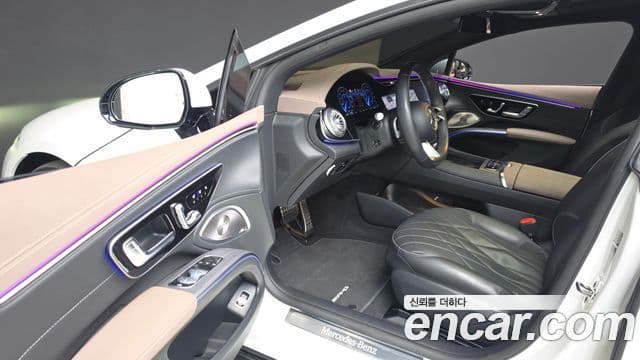 Mercedes-Benz EQS 2023 — Photo 10/31
