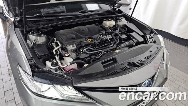 Toyota Camry 2023 — Şəkil 21/33