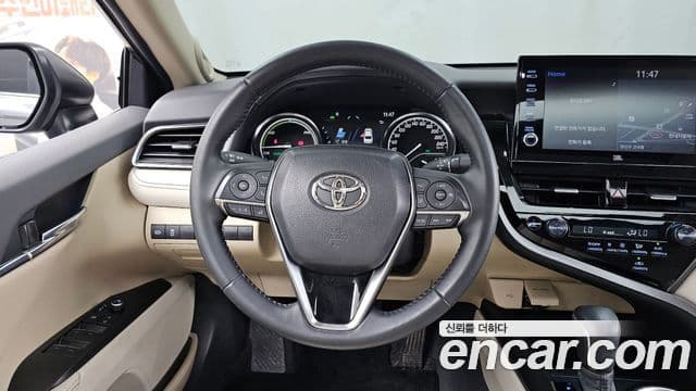 Toyota Camry 2023 — Şəkil 13/33
