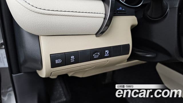 Toyota Camry 2023 — Şəkil 25/33