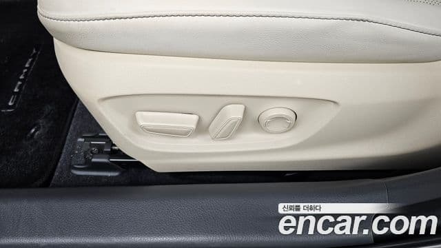 Toyota Camry 2023 — Şəkil 31/33
