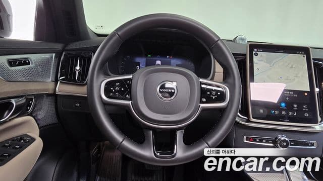 Volvo XC90 2025 — Фото 13/20