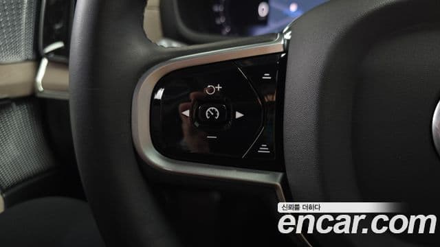 Volvo XC90 2025 — Фото 17/20