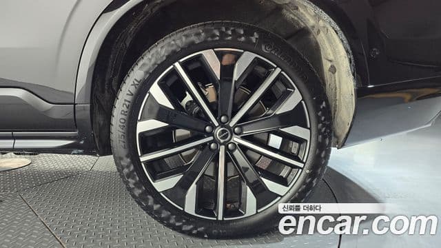 Volvo XC90 2025 — Photo 7/33