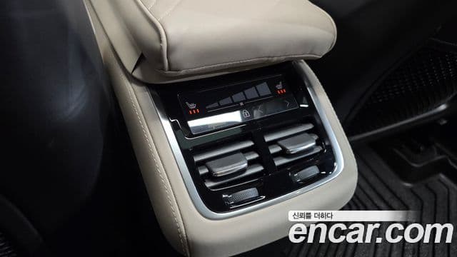 Volvo XC90 2025 — Photo 24/33