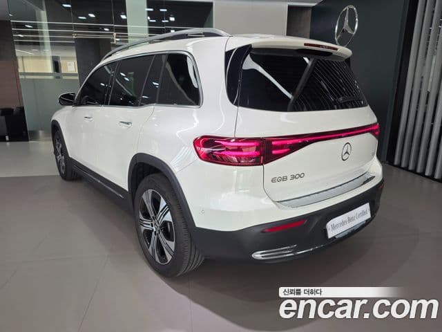 Mercedes-Benz EQB 2025 — ფოტო 9/20