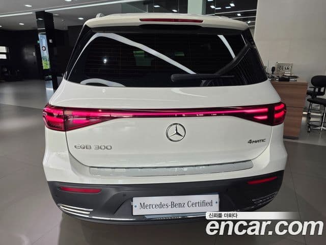 Mercedes-Benz EQB 2025 — ფოტო 1/20